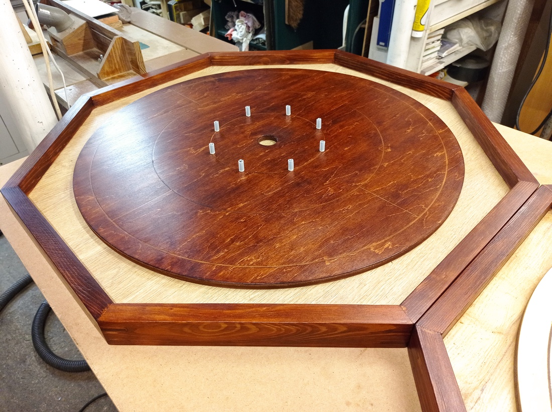 Crokinole táblajáték - - Artynos.ro Crokinole táblajáték - - Artynos.ro