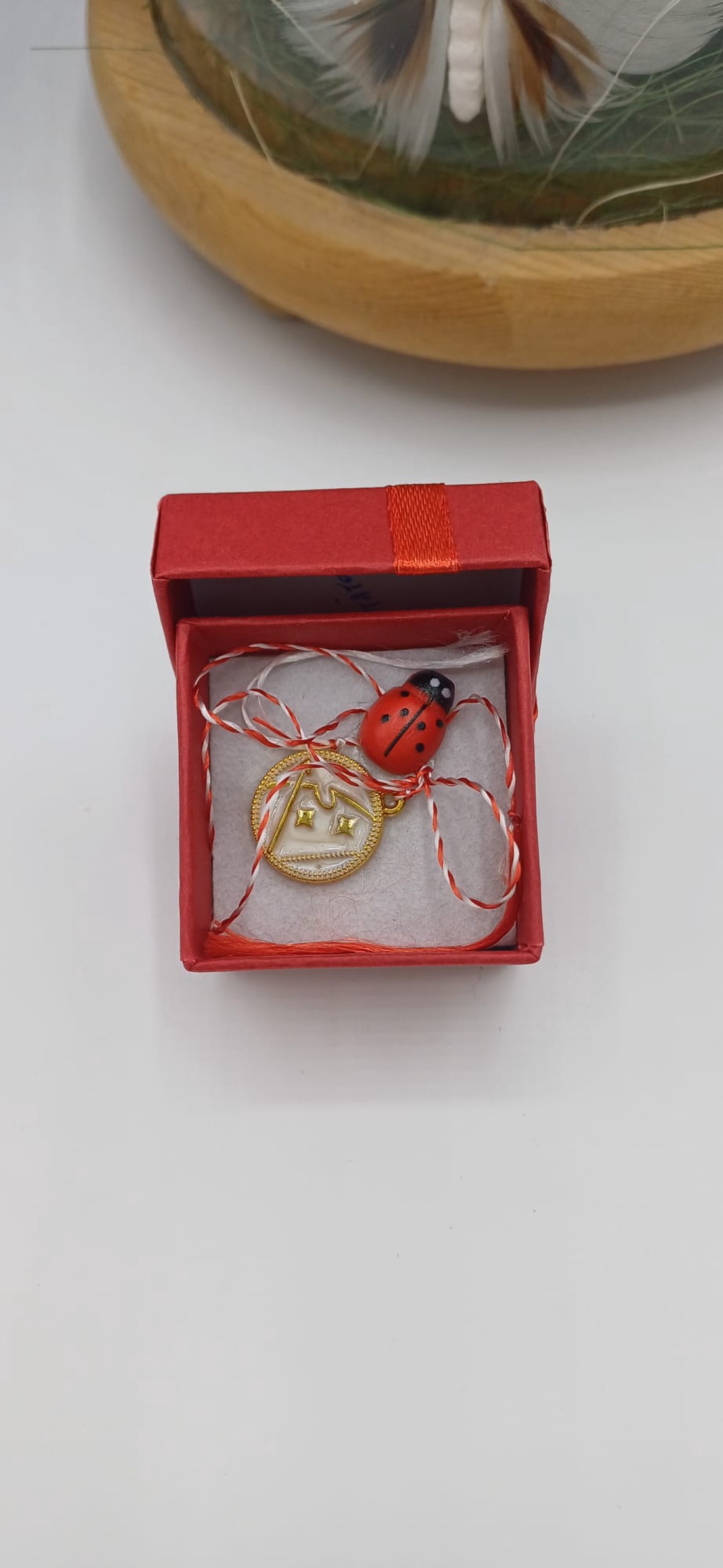 Mărțișorul este simbolul primăverii, al norocului și al gândurilor bune. Fiecare semn zodiacal poartă o energie unică,  - bijuterii - mărțișor - Artynos.ro