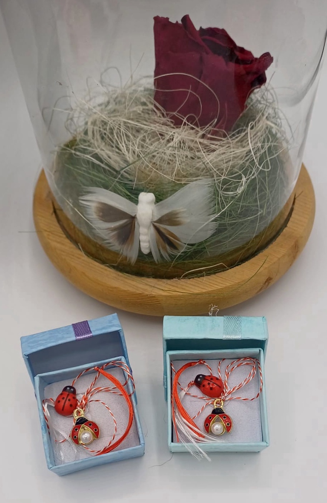 Martisor Gargarita rosie - bijuterii - mărțișor - Artynos.ro