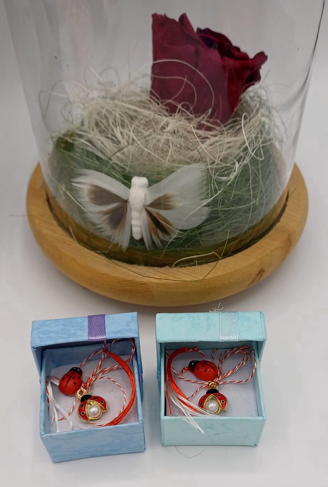 Martisor Gargarita rosie - bijuterii - mărțișor - Artynos.ro