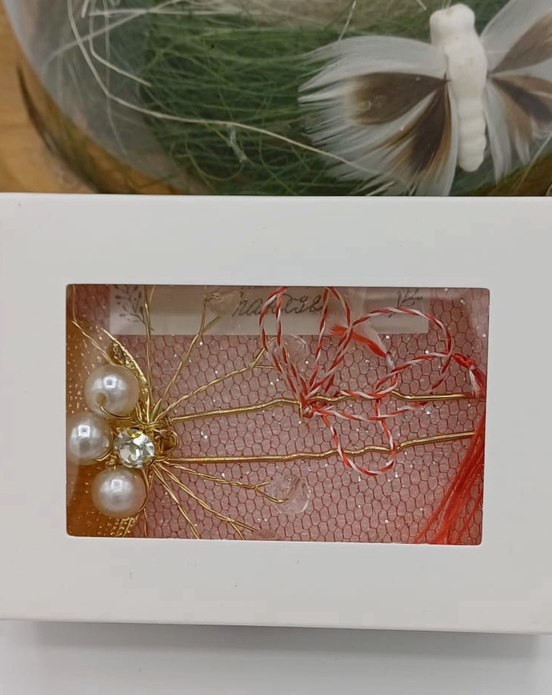 Mărțișor � Clamă de păr decorativă cu perle, model floral elegant - bijuterii - mărțișor - Artynos.ro