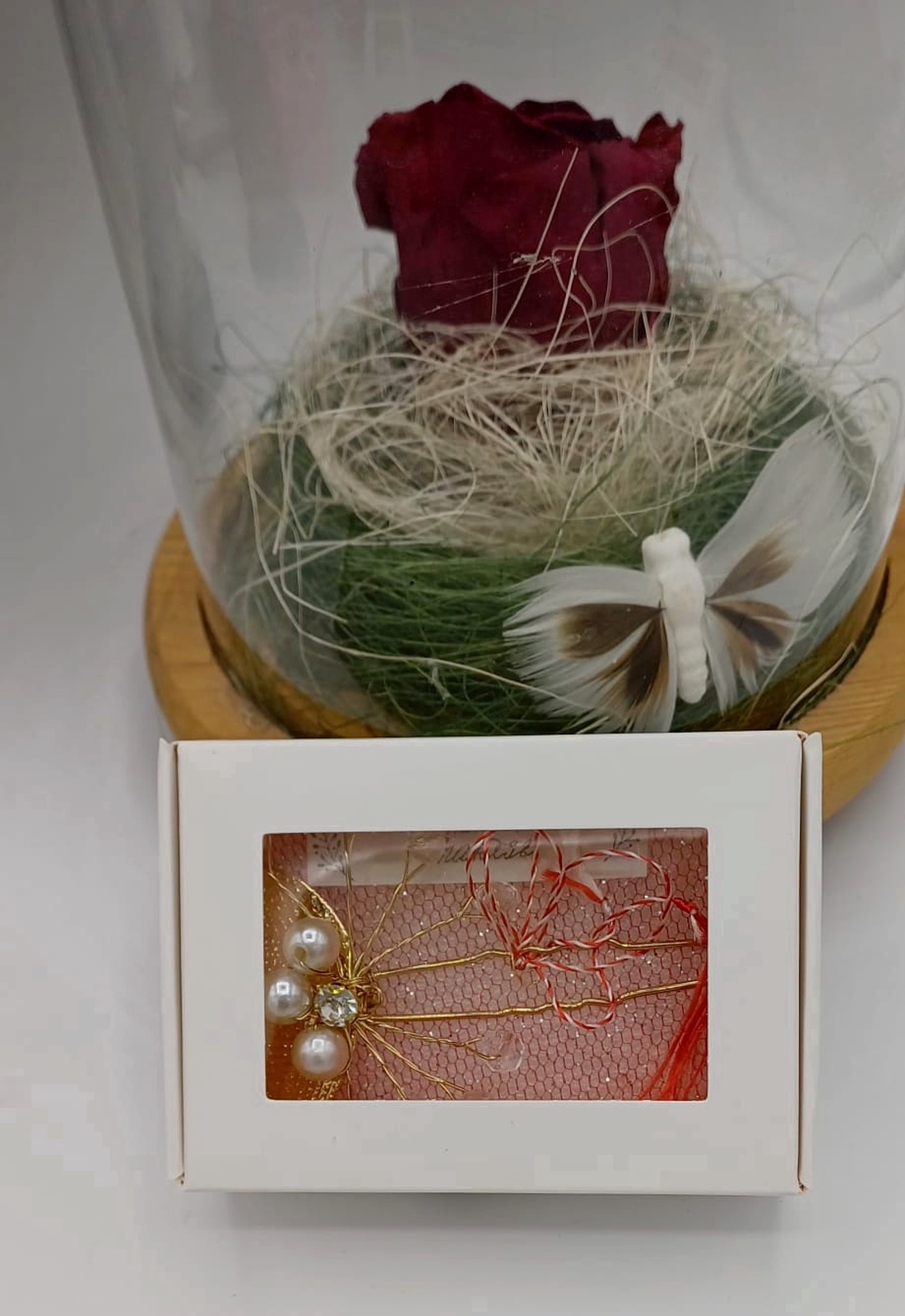 Mărțișor � Clamă de păr decorativă cu perle, model floral elegant - bijuterii - mărțișor - Artynos.ro