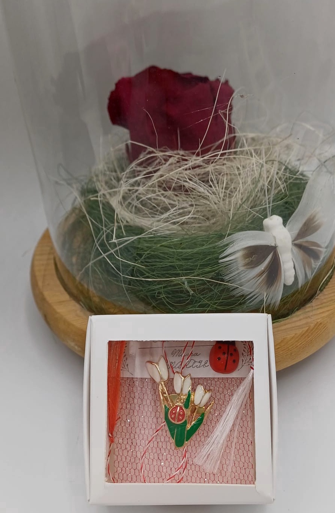 Mărțișor floare ghiocei cu buburuză � simbol al primăverii și norocului - bijuterii - mărțișor - Artynos.ro