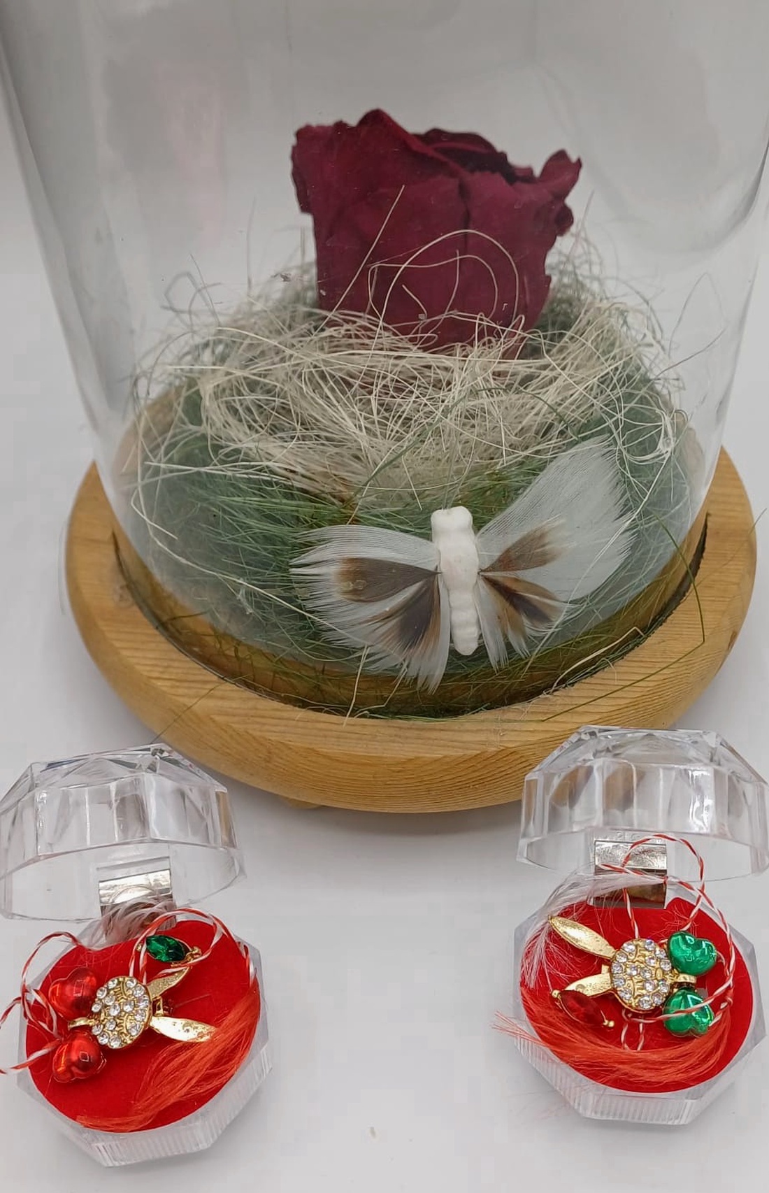 Mărțișor cu buburuză aurie și Iepuras cu papion� simbol al norocului și al primăverii - bijuterii - mărțișor - Artynos.ro