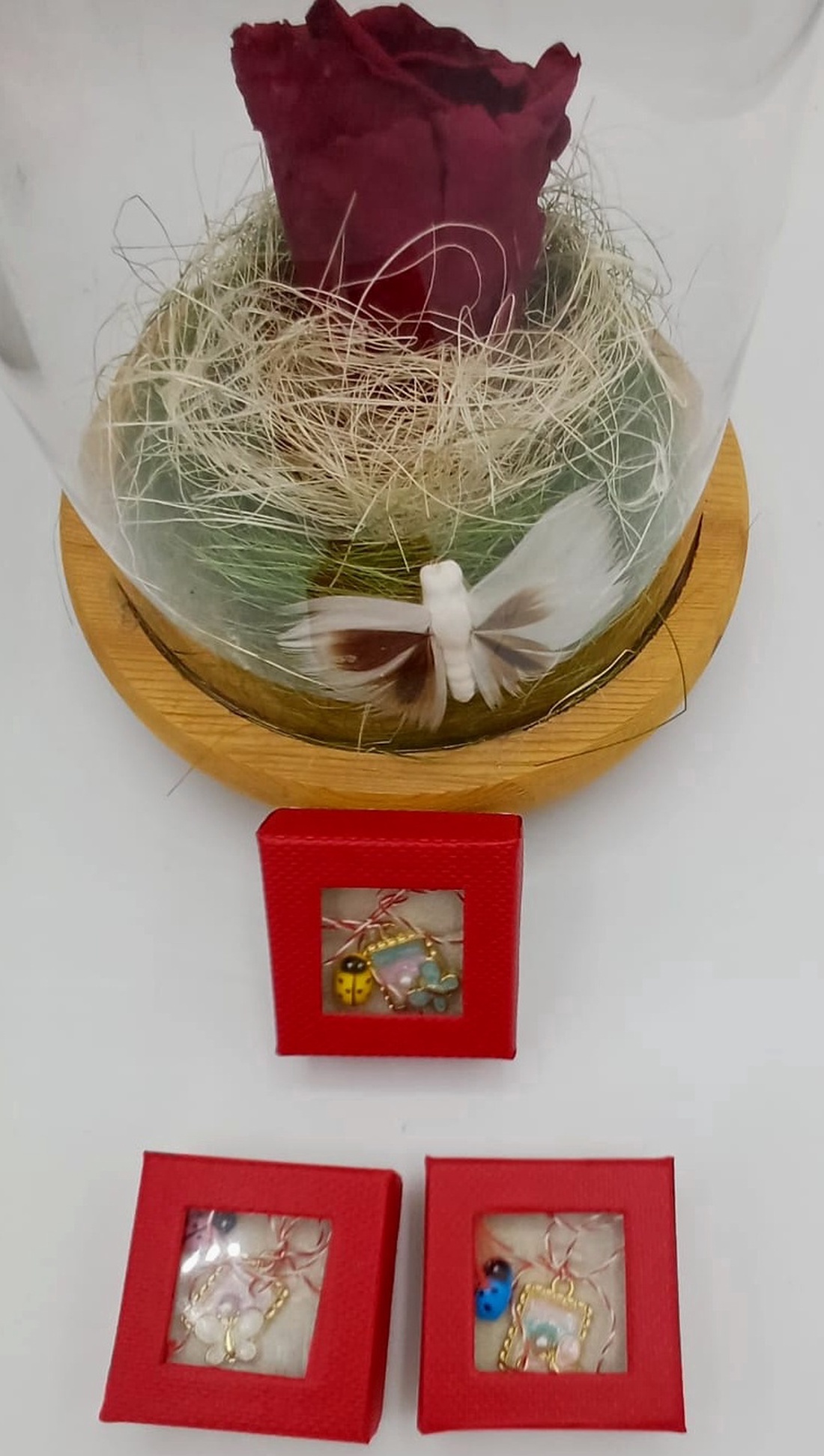 Mărțișor Fluturasii veseli � tablou decorativ suspendat, simbol al bucuriei. - bijuterii - mărțișor - Artynos.ro