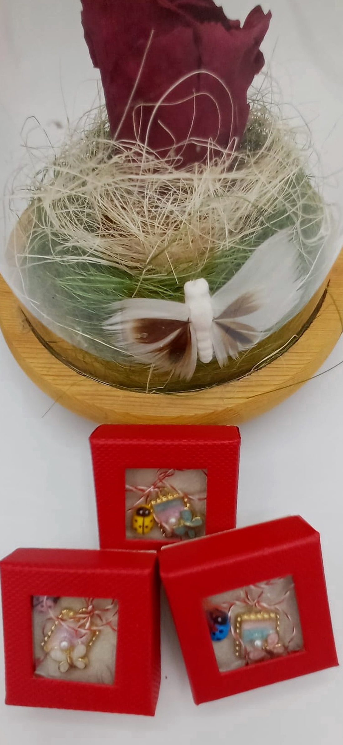 Mărțișor Fluturasii veseli � tablou decorativ suspendat, simbol al bucuriei. - bijuterii - mărțișor - Artynos.ro