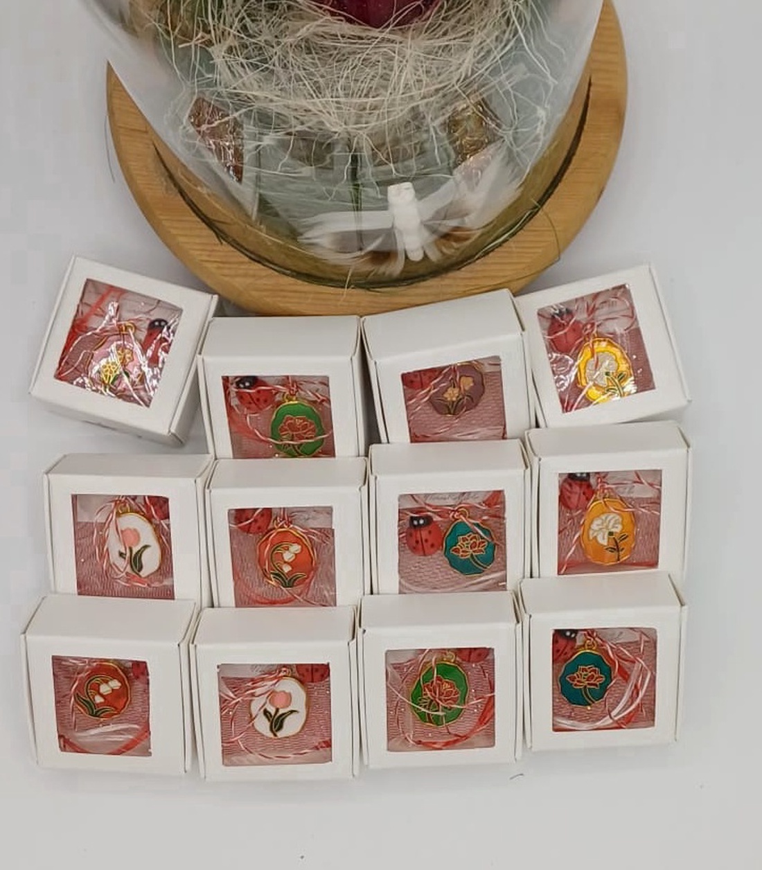 Mărțișoare cu flori � colecție elegantă, simbol al primăverii - bijuterii - mărțișor - Artynos.ro