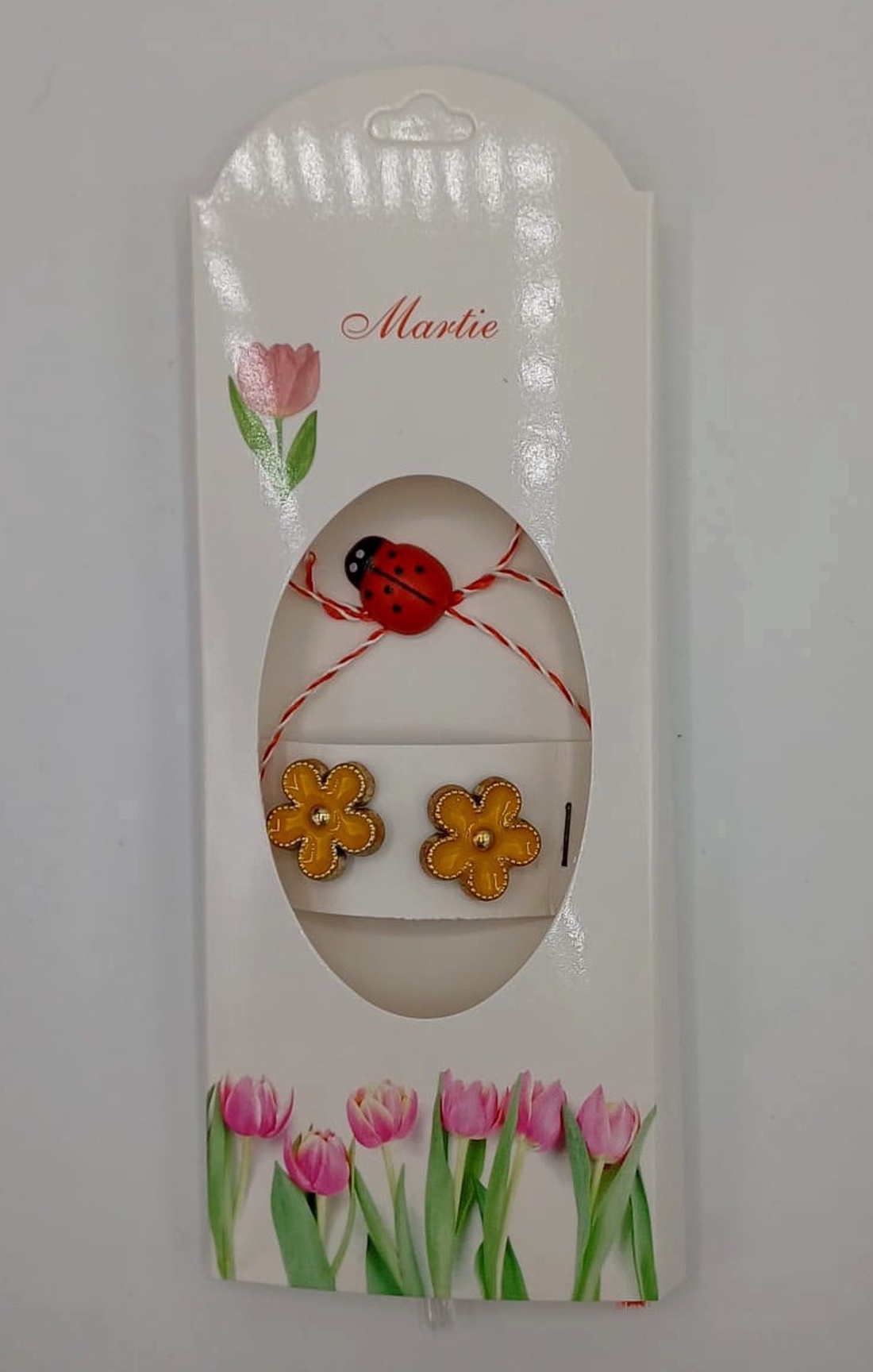 Butoni de cămașă tip mărțișor � floare galbenă cu buburuză,se poarta tot anul. - bijuterii - mărțișor - Artynos.ro