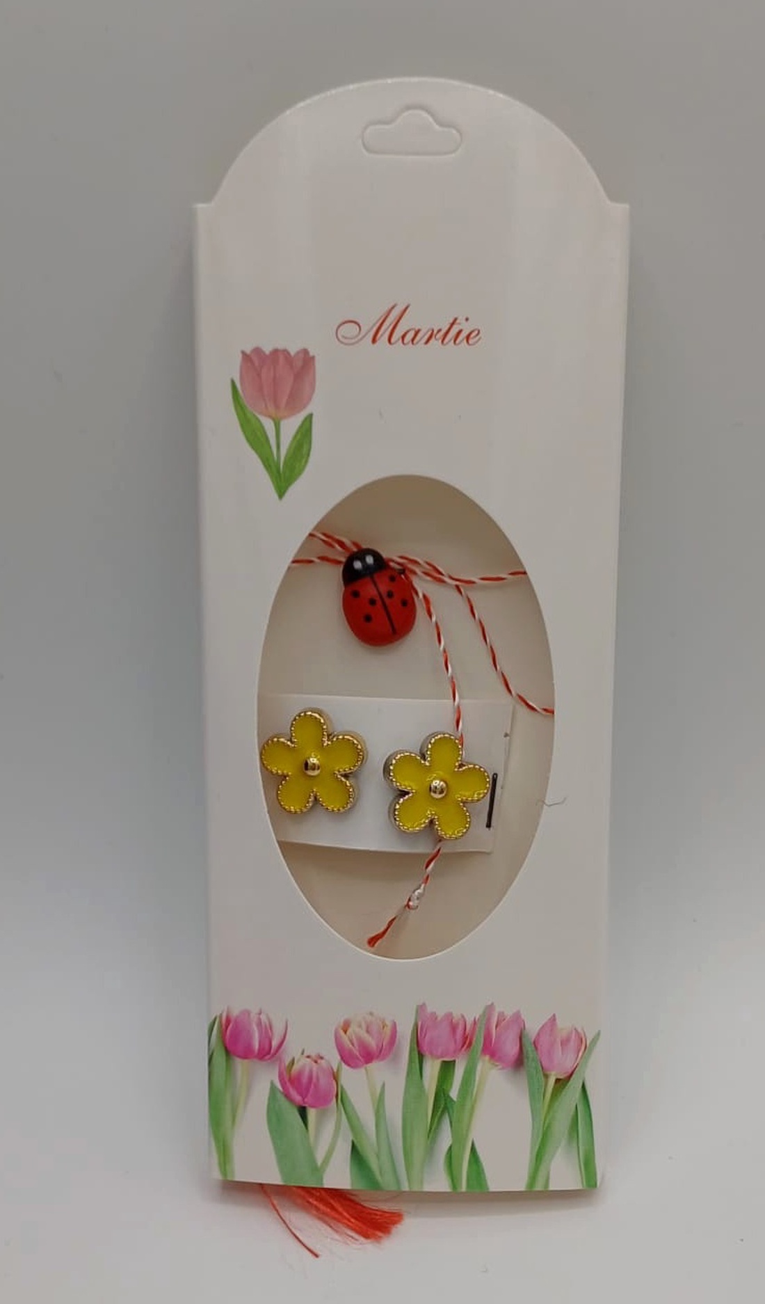 Butoni de cămașă 1 pereche tip mărțișor � floare galbenă cu buburuză ,se poarta tot anul - bijuterii - mărțișor - Artynos.ro