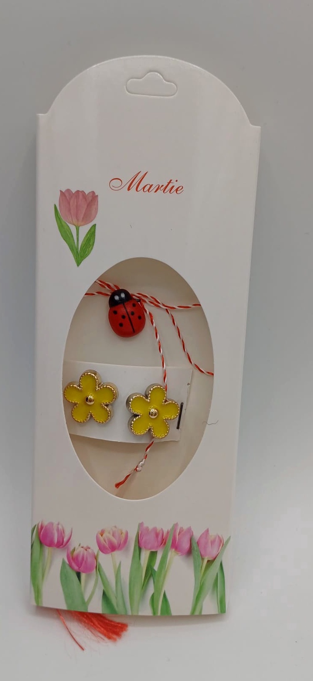 Butoni de cămașă 1 pereche tip mărțișor � floare galbenă cu buburuză ,se poarta tot anul - bijuterii - mărțișor - Artynos.ro