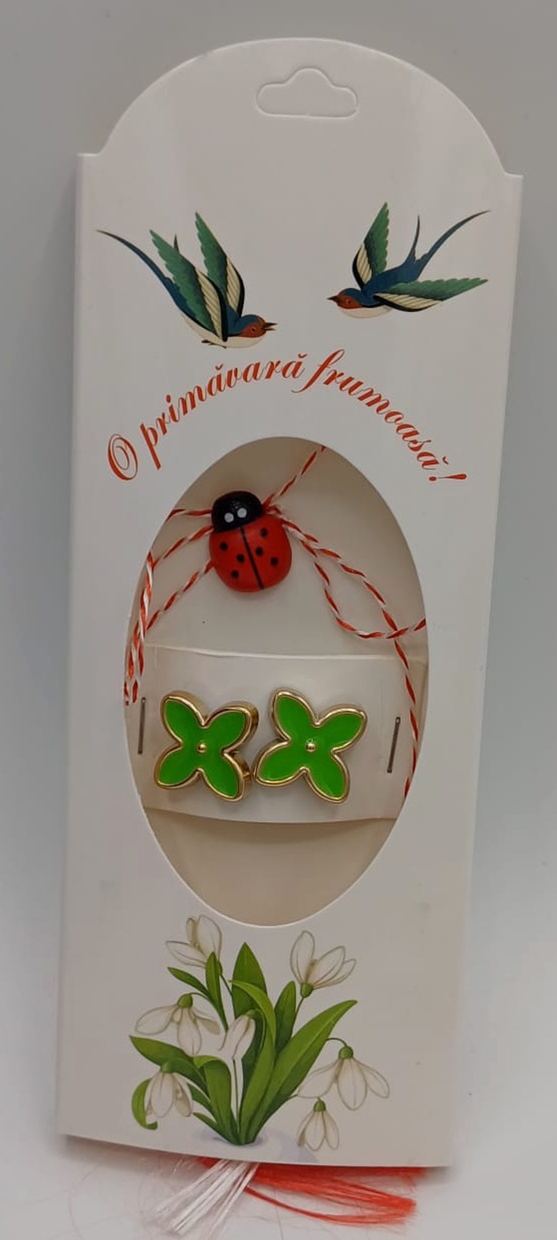 Butoni de cămașă 1 pereche, tip mărțișor � floare verde deschis cu buburuză,se poarta tot anul ,la haine - bijuterii - mărțișor - Artynos.ro