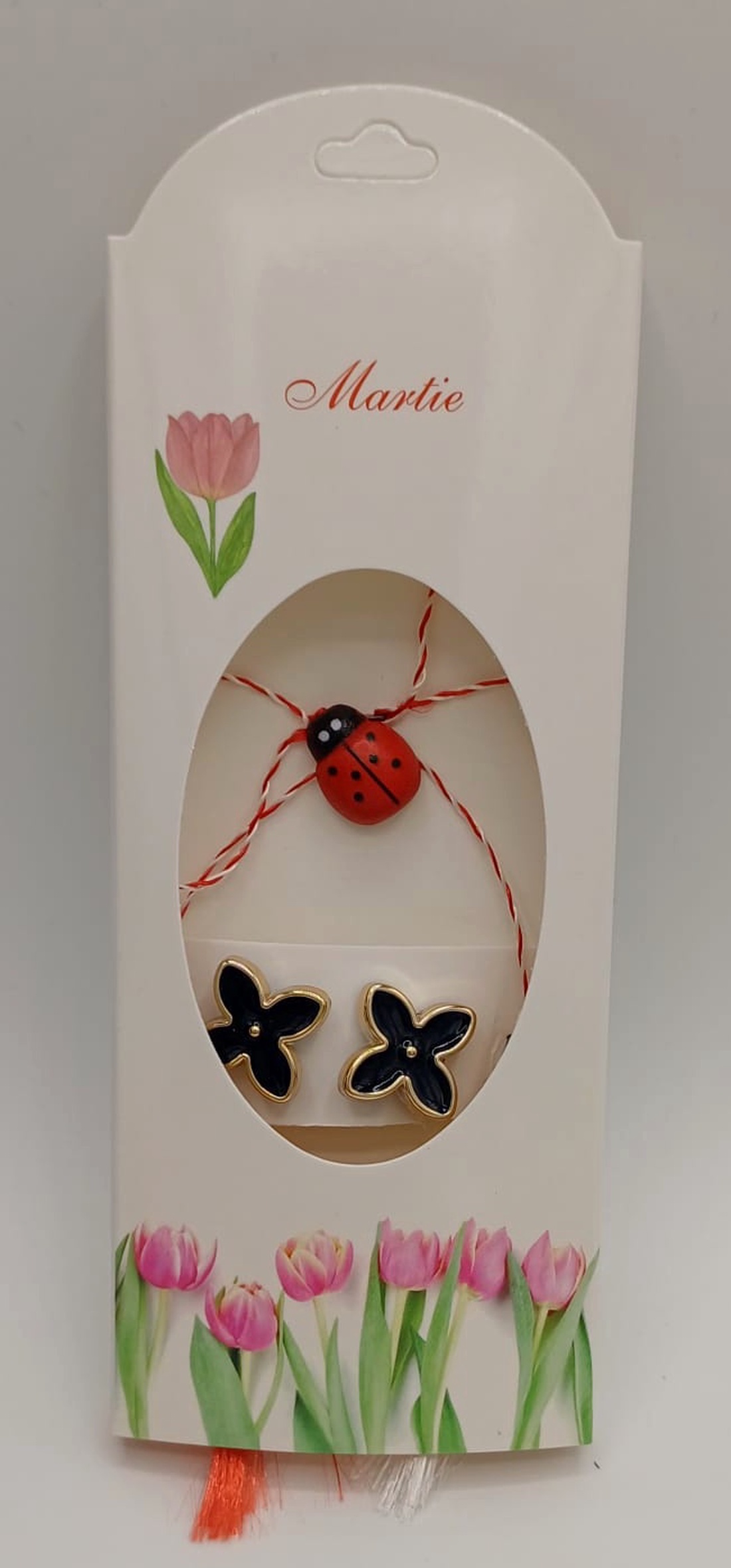 Butoni de cămașă 1 pereche,tip mărțișor � floare neagra cu buburuză ,se poarta tot anul la haine - bijuterii - mărțișor - Artynos.ro