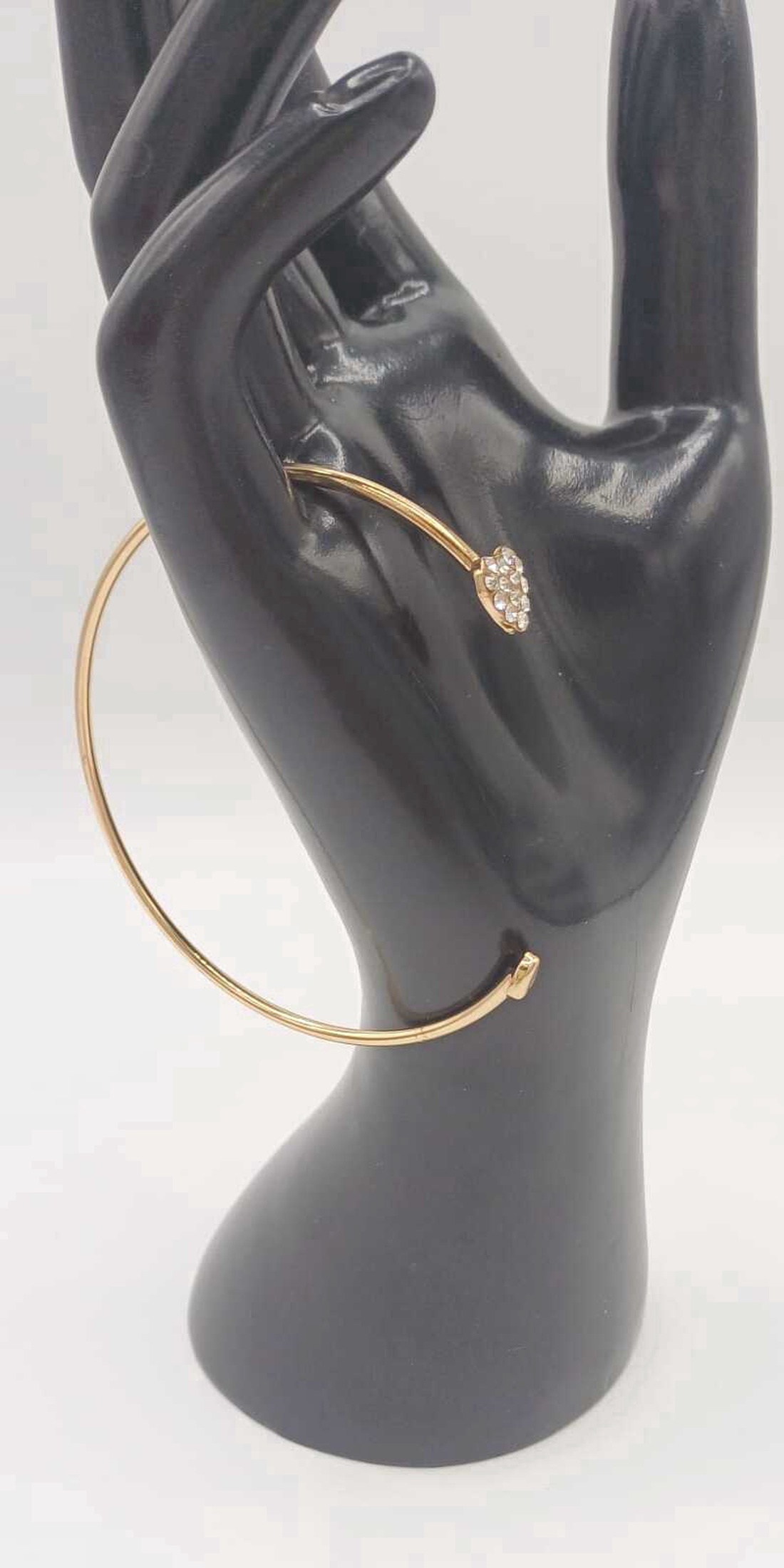 Brățară metalică culoare aurie � design elegant - bijuterii - brățări - brățări împletite - Artynos.ro