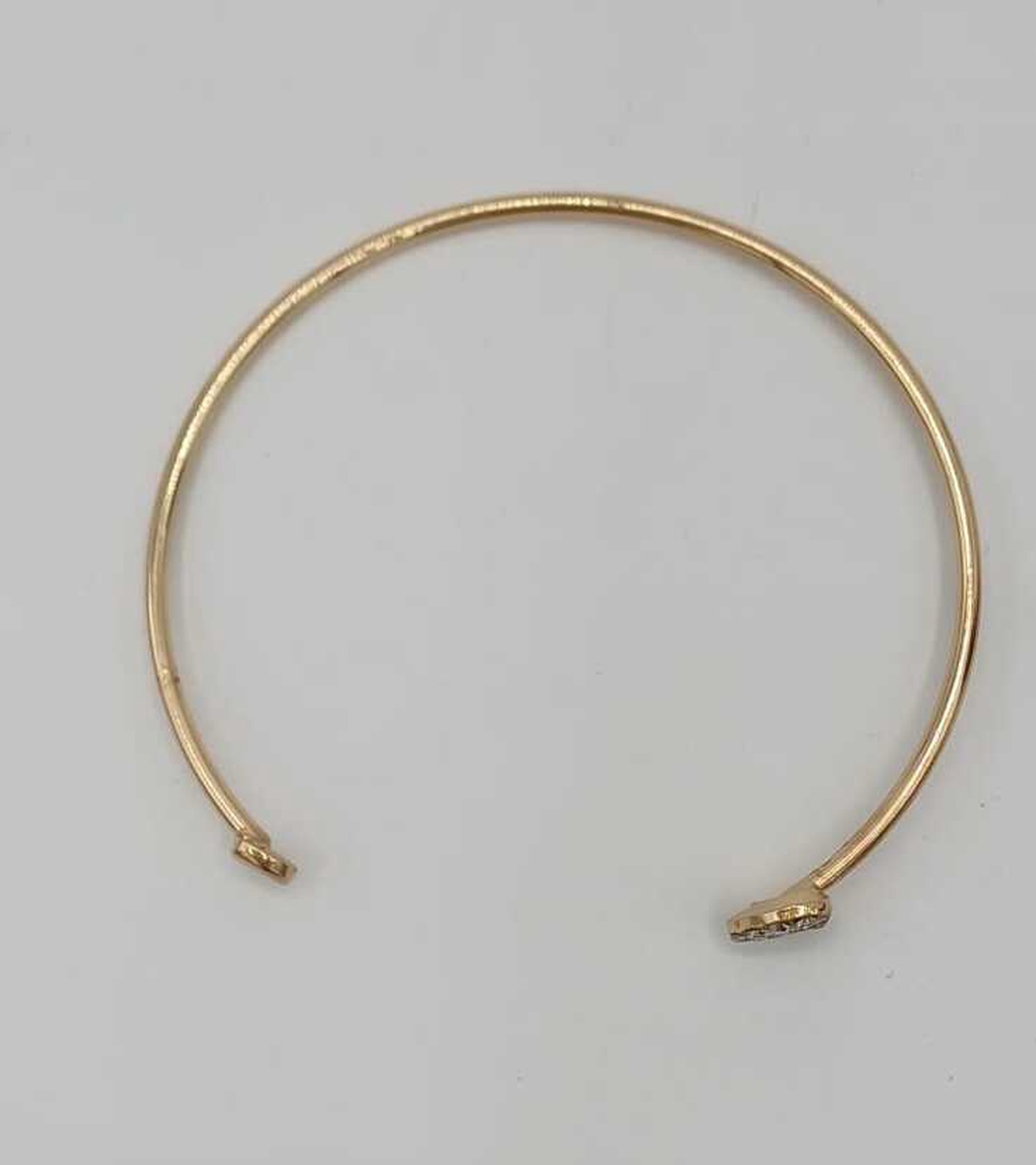 Brățară metalică culoare aurie � design elegant - bijuterii - brățări - brățări împletite - Artynos.ro