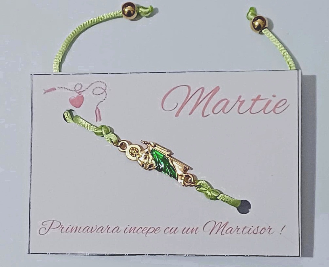 Brățară mărțișor cu șnur verde reglabil, realizată pe șnur textil împletit, cu sistem de ajustare prin nod culisant - bijuterii - brățări - brățări împletite - Artynos.ro