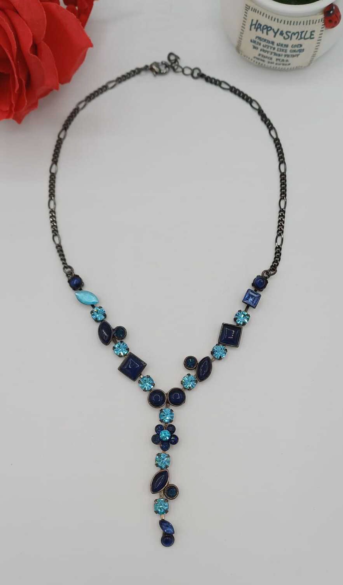 Colier statement de lux, realizat pe lanț metalic negru cu finisaj elegant - bijuterii - coliere - coliere cu pandative - Artynos.ro