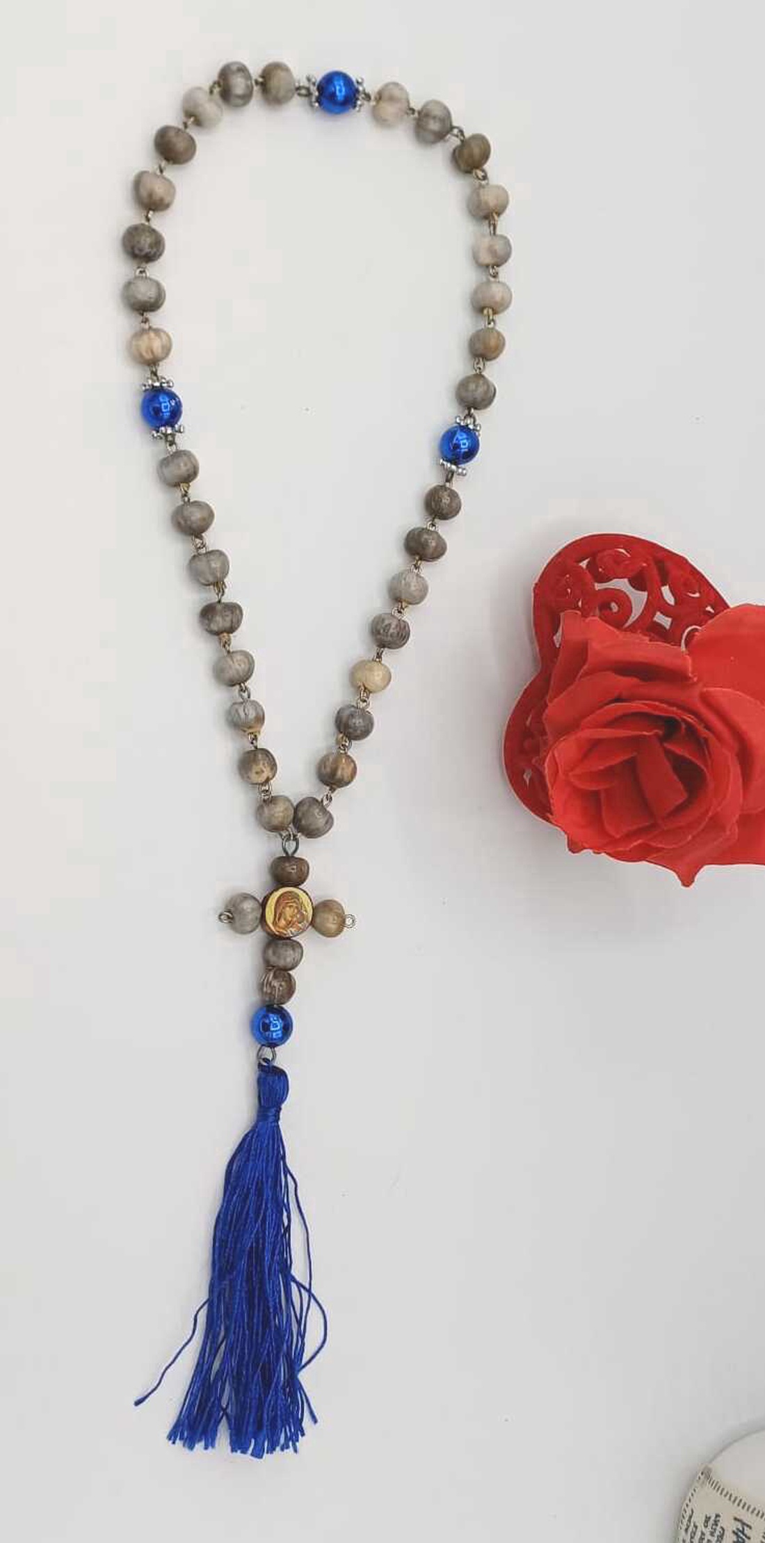 Mătănie / rozariu cu aspect tradițional, de buzunar,realizată din mărgele rotunde din lemn natural,cu perle albastre. - casă & stil de viață - accesorii religioase - binecuvântarea casei - Artynos.ro