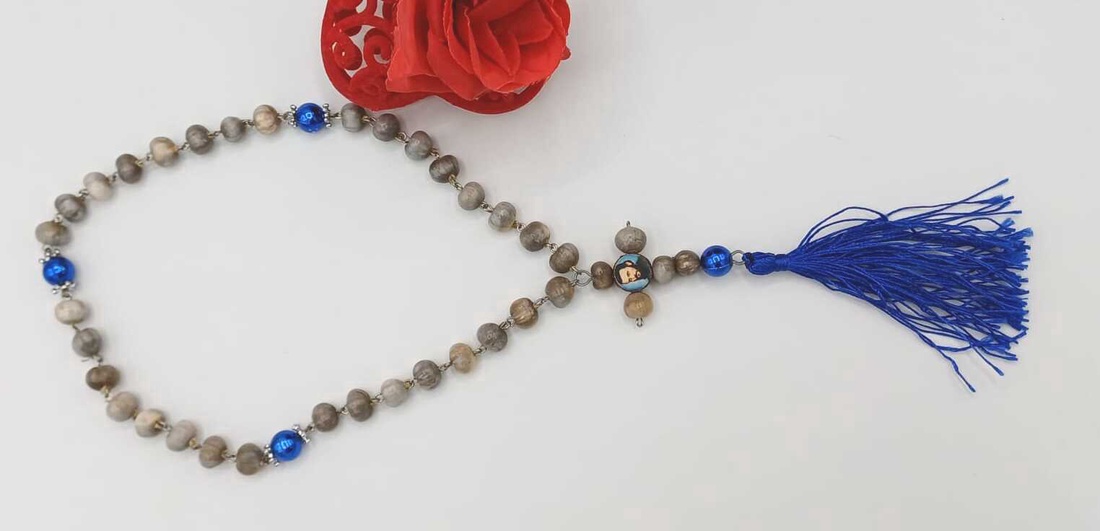 Mătănie / rozariu cu aspect tradițional, de buzunar,realizată din mărgele rotunde din lemn natural,cu perle albastre. - casă & stil de viață - accesorii religioase - binecuvântarea casei - Artynos.ro