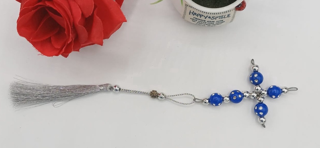 Cruce realizată din mărgele decorative în nuanță de albastru intens si argintiu. - casă & stil de viață - accesorii religioase - binecuvântarea casei - Artynos.ro