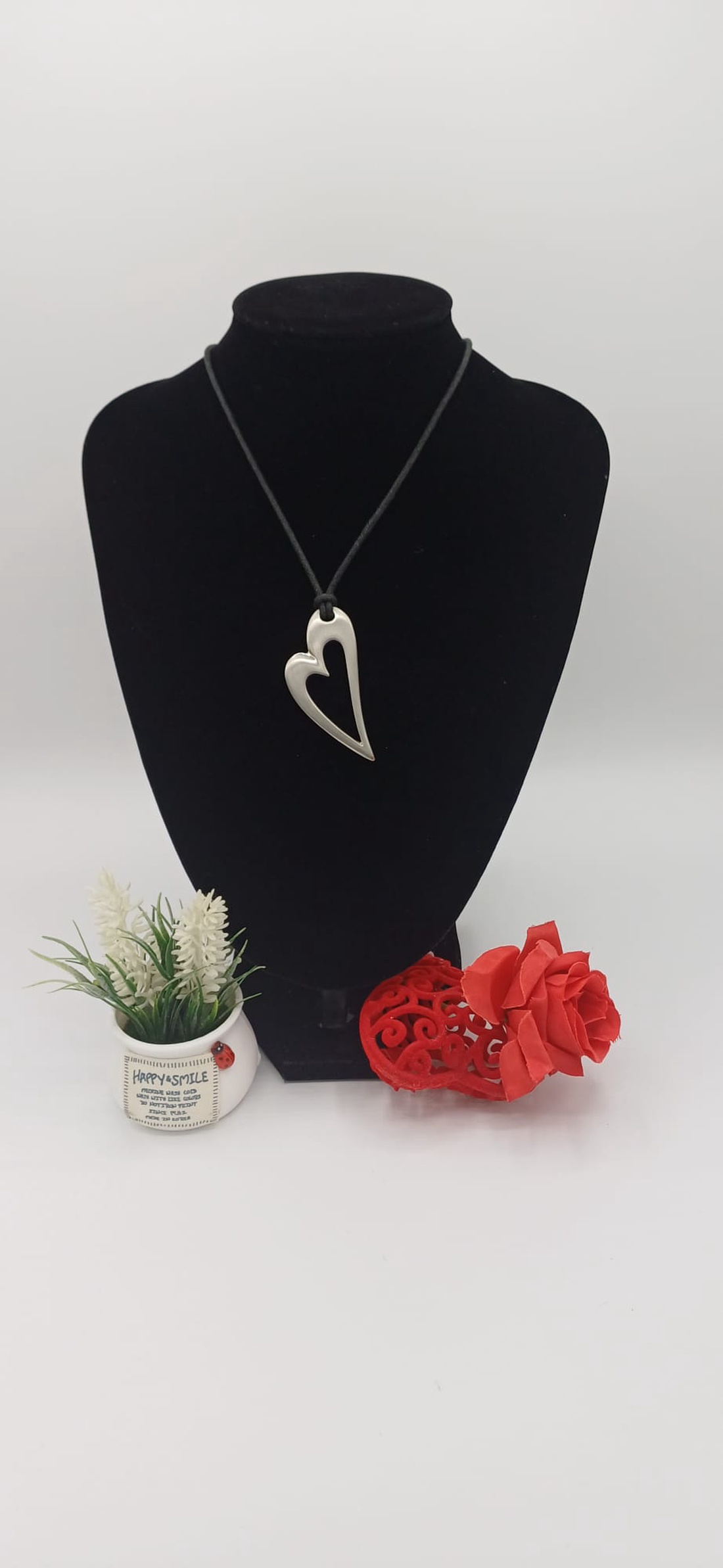 Colier minimalist cu pandantiv inimă stilizată - bijuterii - coliere - coliere cu pandative - Artynos.ro