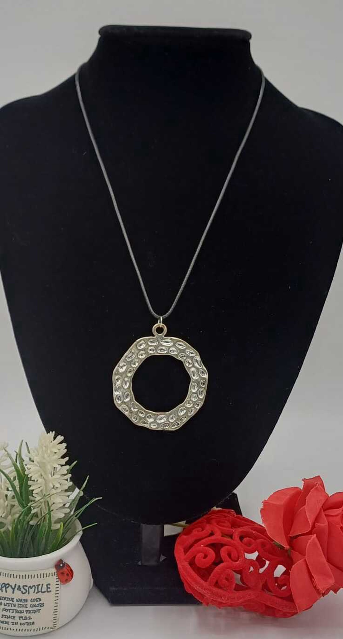 Colier cu pandantiv circular  - bijuterii - coliere - pandative - Artynos.ro