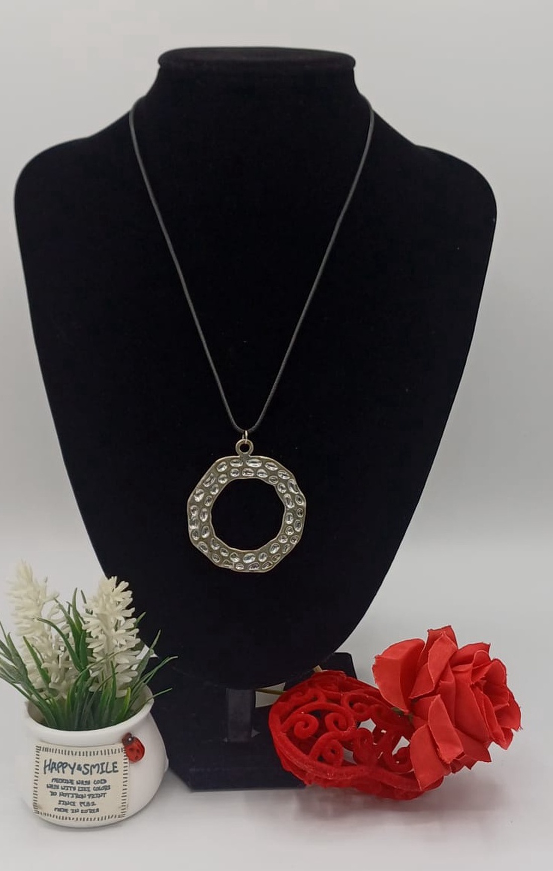 Colier cu pandantiv circular  - bijuterii - coliere - pandative - Artynos.ro