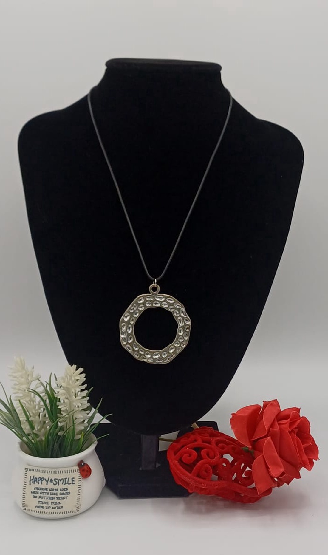 Colier cu pandantiv circular  - bijuterii - coliere - pandative - Artynos.ro