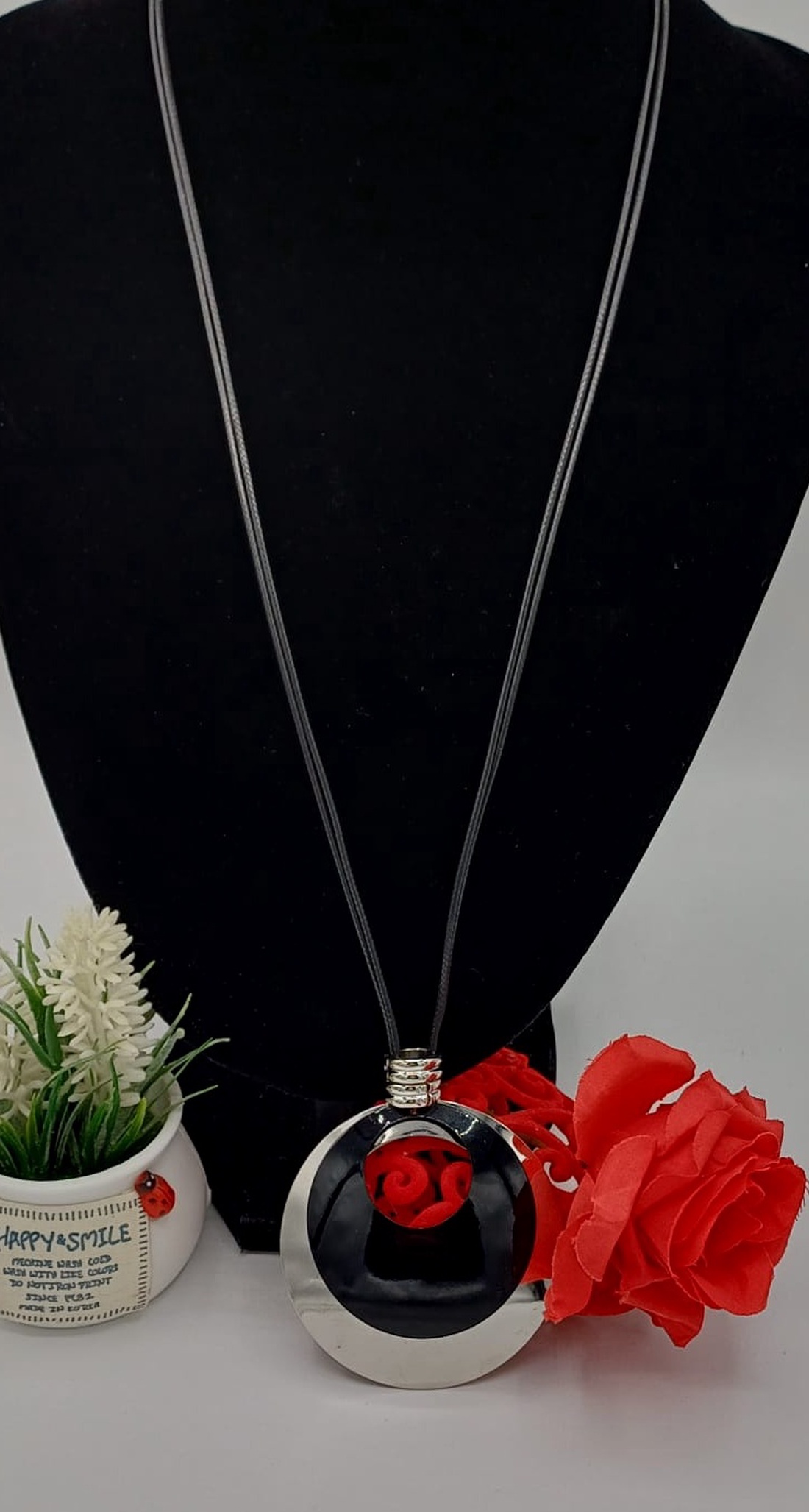 Colier lung cu pandantiv circular � design modern - bijuterii - coliere - pandative - Artynos.ro