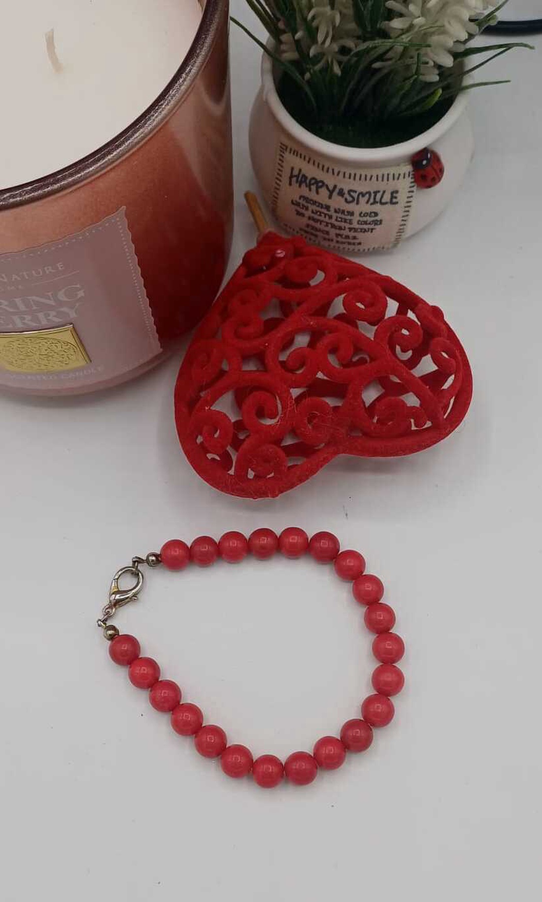 Brățară cu mărgele di sticla roșii � simbol al pasiunii - bijuterii - brățări - brățări din mărgele - Artynos.ro