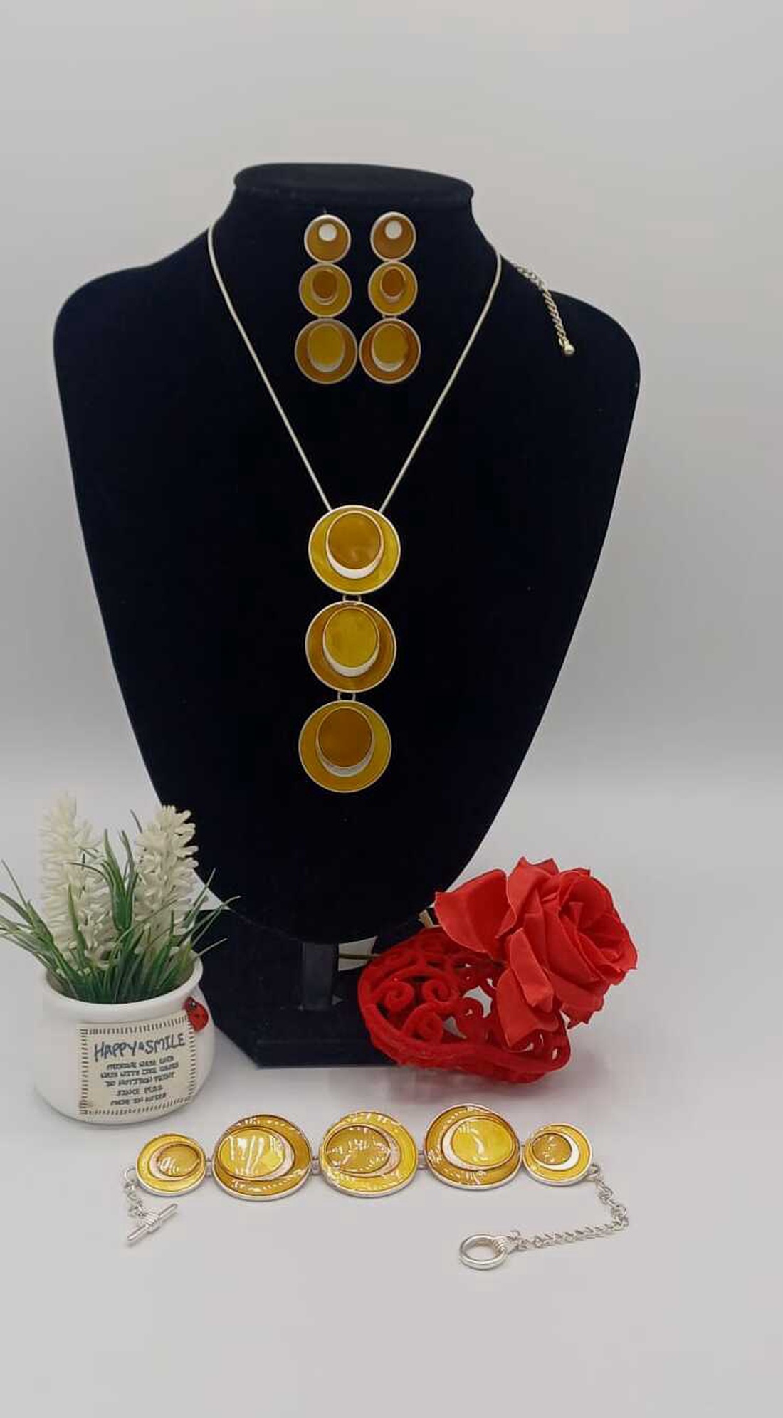 Set elegant de bijuterii, compus din colier, cercei și brățară - bijuterii - coliere - coliere cu pandative - Artynos.ro