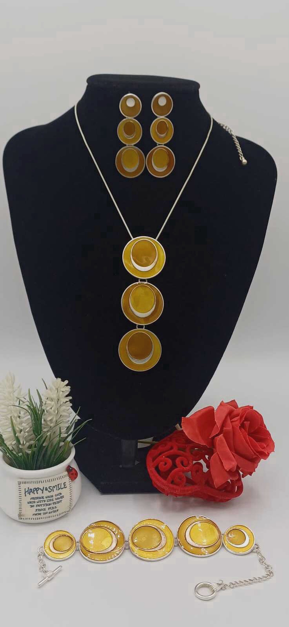 Set elegant de bijuterii, compus din colier, cercei și brățară - bijuterii - coliere - coliere cu pandative - Artynos.ro