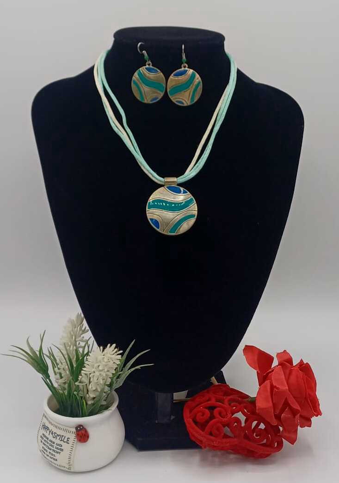 Set de bijuterii, colier și cercei asortați. - bijuterii - coliere - pandative - Artynos.ro