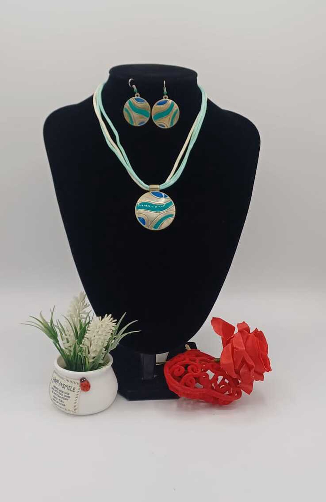 Set de bijuterii, colier și cercei asortați. - bijuterii - coliere - pandative - Artynos.ro