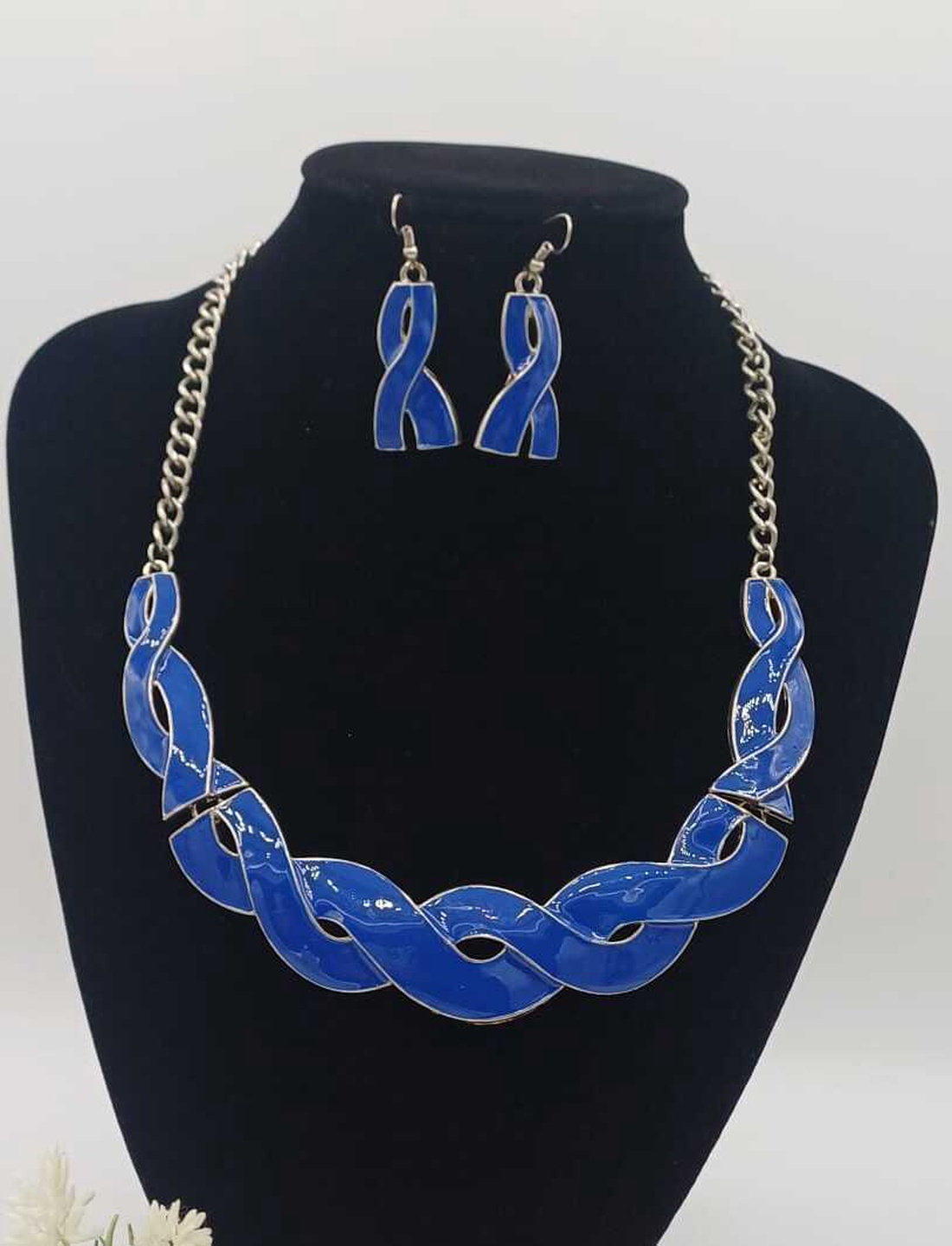 Set de bijuterii modern si contemporan. - bijuterii - coliere - coliere cu pandative - Artynos.ro