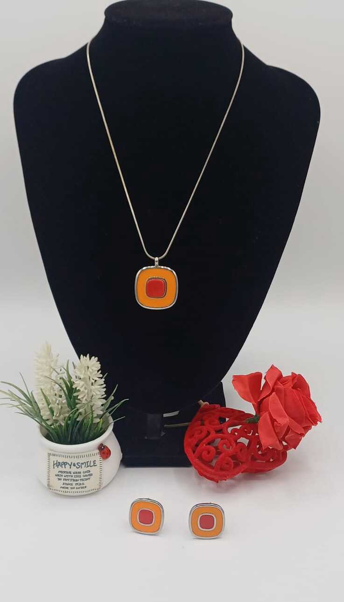 Set de bijuterii minimalist, compus din colier și cercei asortați. - bijuterii - coliere - coliere cu pandative - Artynos.ro