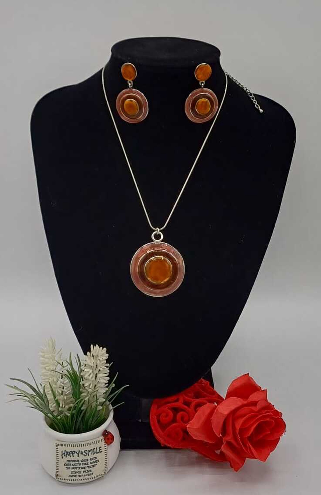 Set de bijuterii feminin și rafinat, compus din colier și cercei asortați - bijuterii - coliere - coliere cu pandative - Artynos.ro