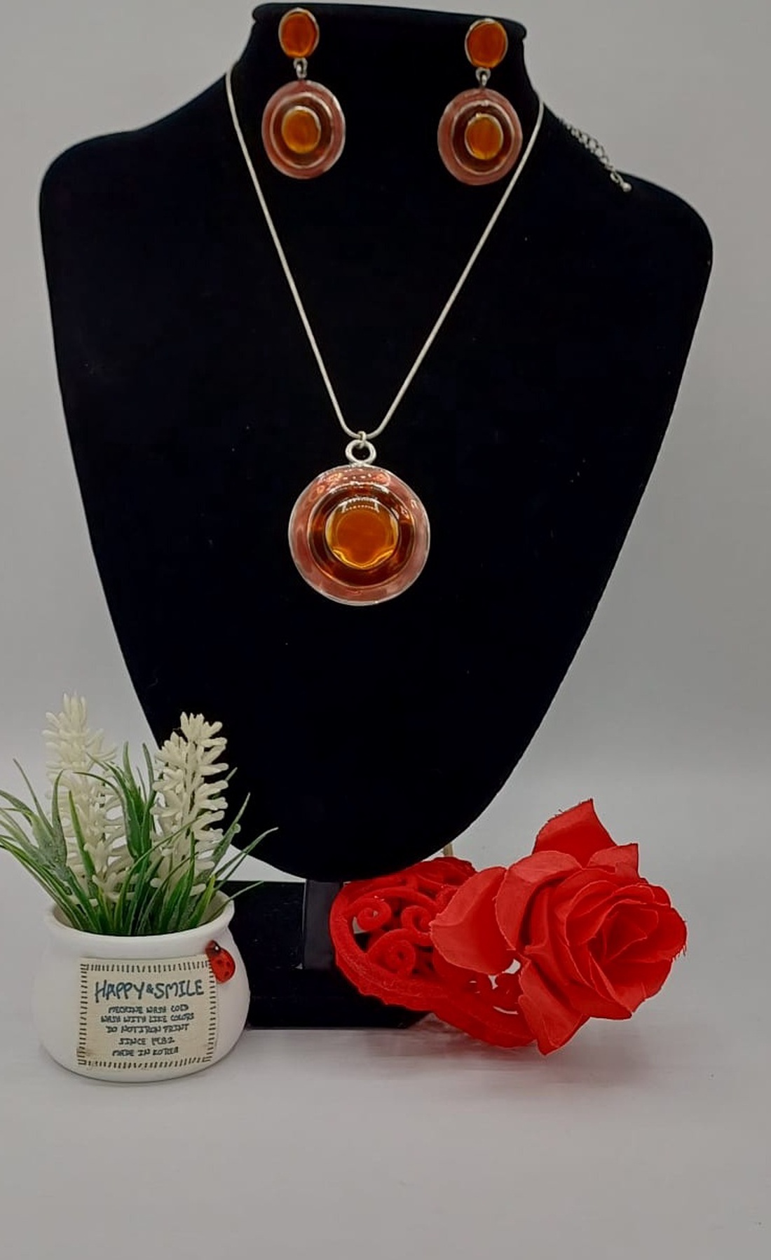 Set de bijuterii feminin și rafinat, compus din colier și cercei asortați - bijuterii - coliere - coliere cu pandative - Artynos.ro