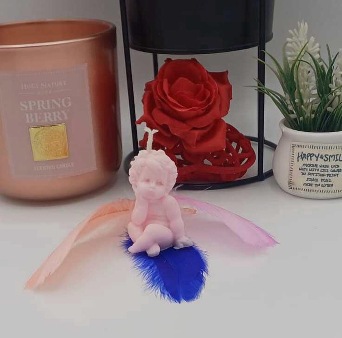 Lumânare parfumata,  în formă de îngeraș, realizată din ceară de soia. - casă & stil de viață - lumânări, parfumuri, arome - ceară parfumată - Artynos.ro