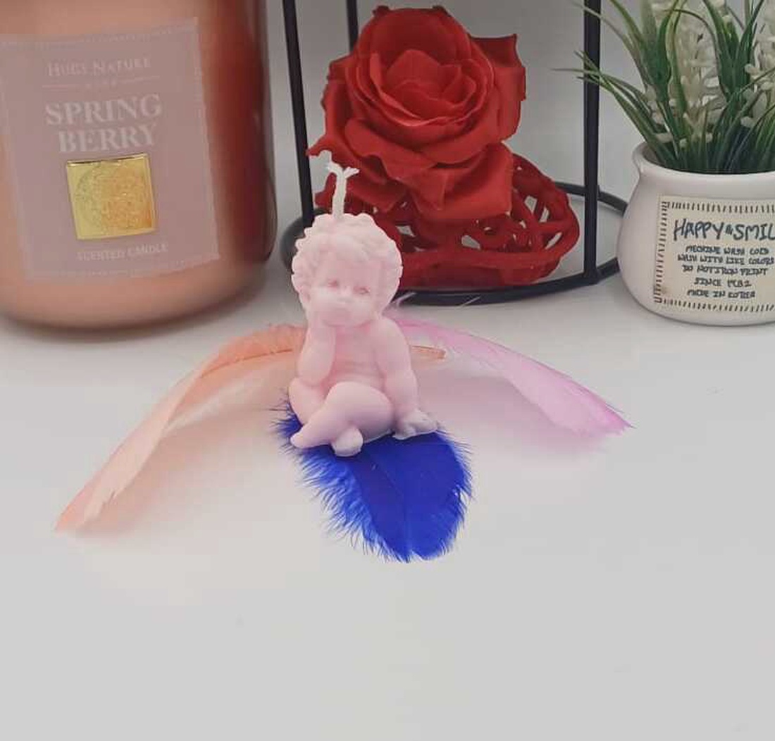 Lumânare parfumata,  în formă de îngeraș, realizată din ceară de soia. - casă & stil de viață - lumânări, parfumuri, arome - ceară parfumată - Artynos.ro