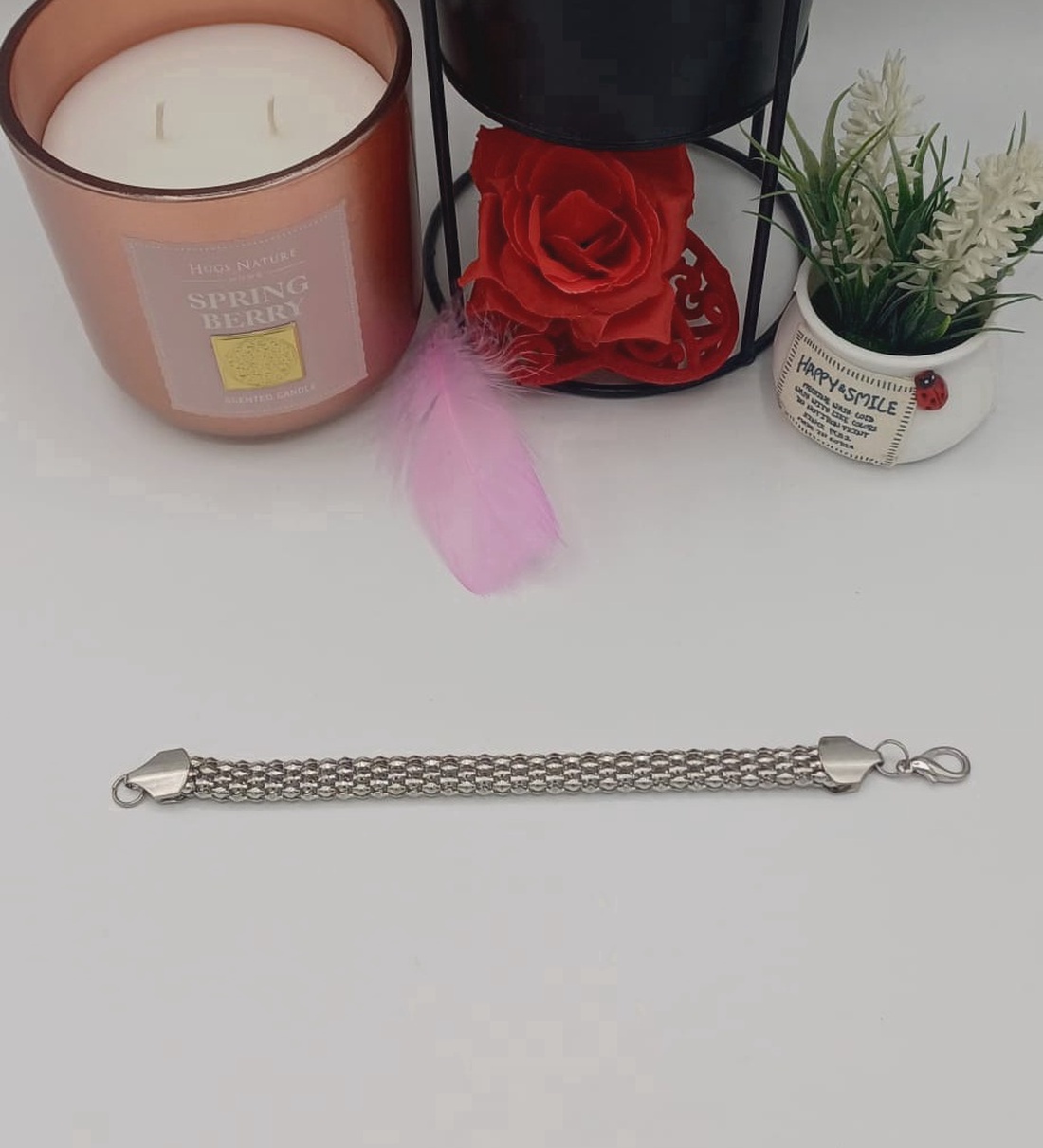 O brățară metalică elegantă, realizată din mărgele metalice împletite într-un design compact. - bijuterii - brățări - brățări împletite - Artynos.ro