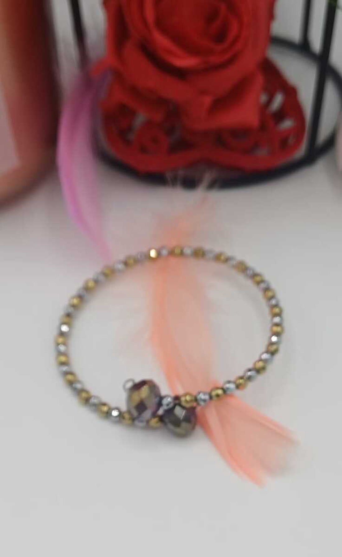 Brățară fină și delicată, realizată din mărgele fațetate în nuanțe calde de auriu și argintiu - bijuterii - brățări - brățări din mărgele - Artynos.ro