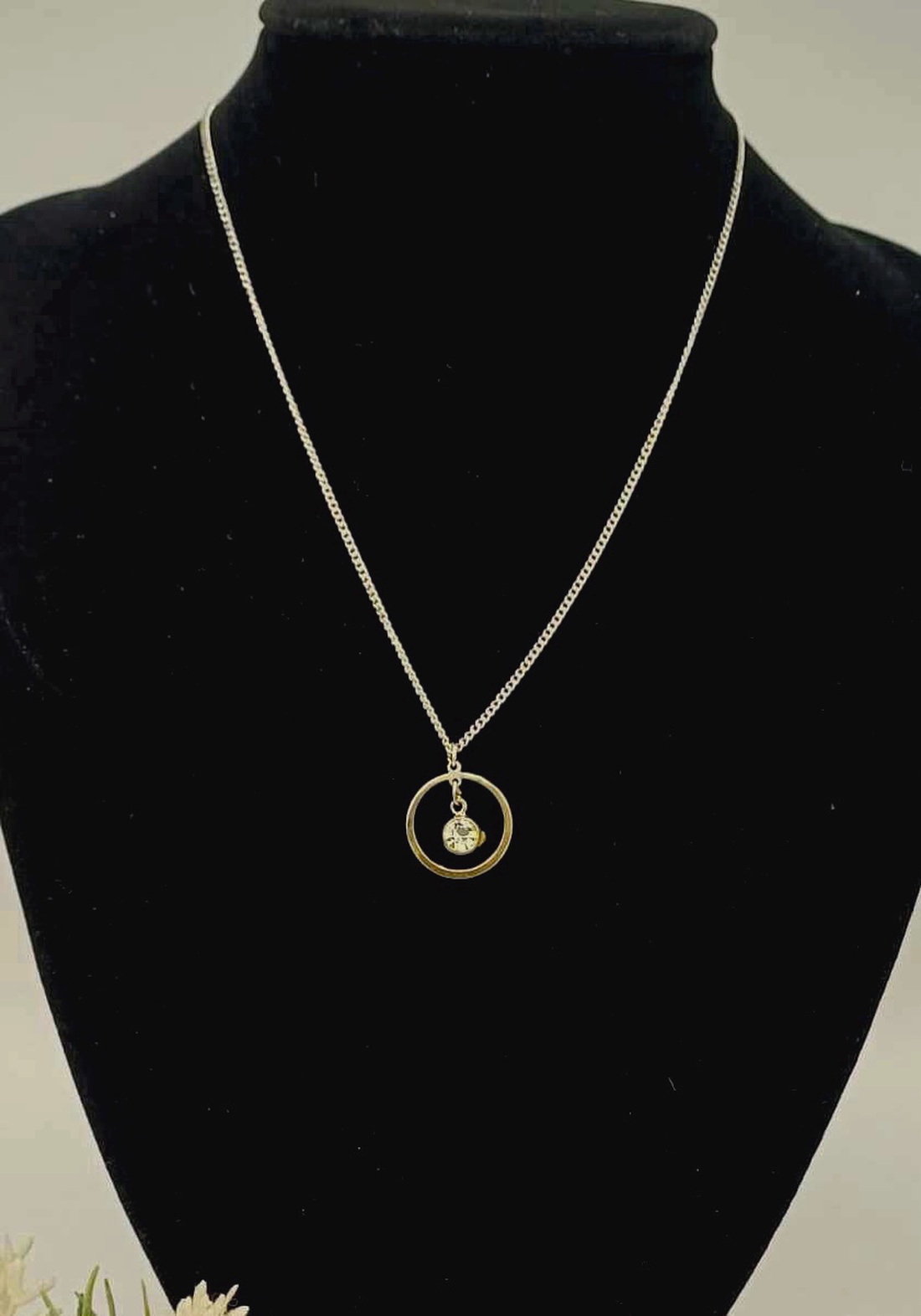 colier elegant și rafinat, realizat din lanț metalic fin,cu panadativ. - bijuterii - coliere - coliere cu pandative - Artynos.ro