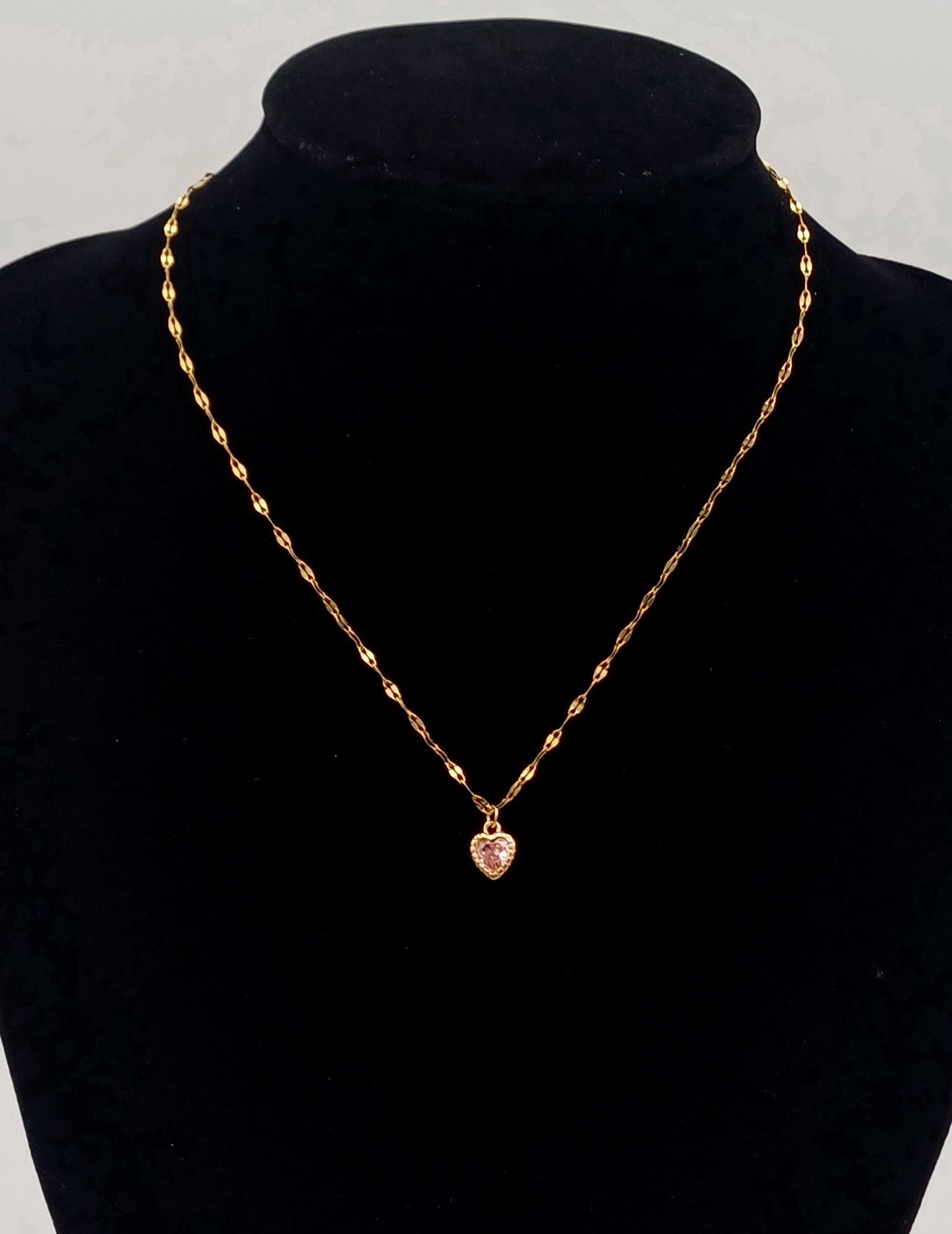 Colier cu pandativ placat cu aur de 18K ,pandantivul cu piatra roz ,zirconiu sintetic. - bijuterii - coliere - coliere din aur - Artynos.ro