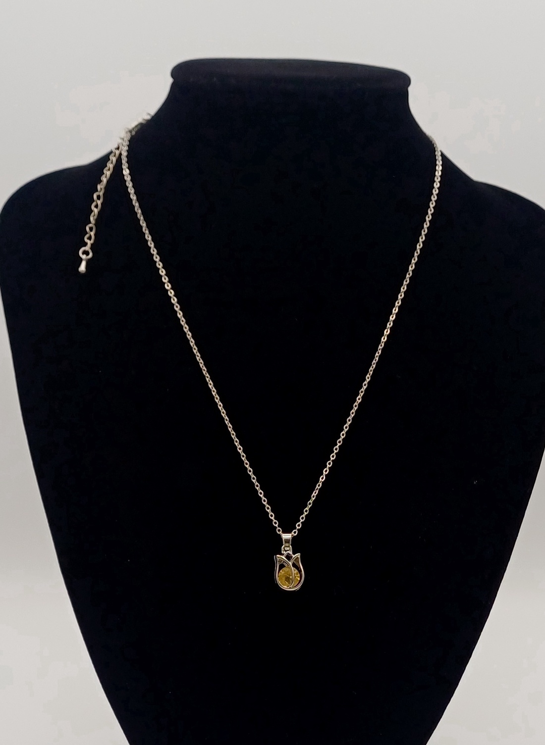 Colier metal inoxidabil ,drăguț cu pandativ din lalea cu piatra transparenta. - bijuterii - coliere - coliere cu pandative - Artynos.ro