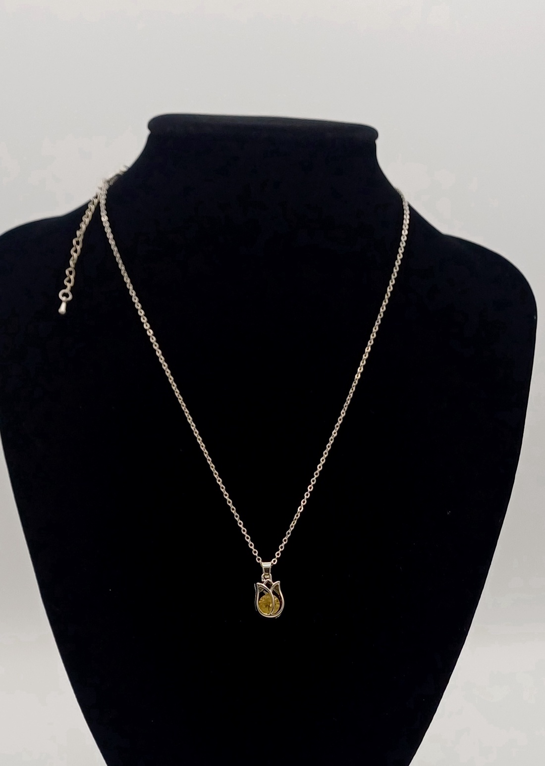 Colier metal inoxidabil ,drăguț cu pandativ din lalea cu piatra transparenta. - bijuterii - coliere - coliere cu pandative - Artynos.ro