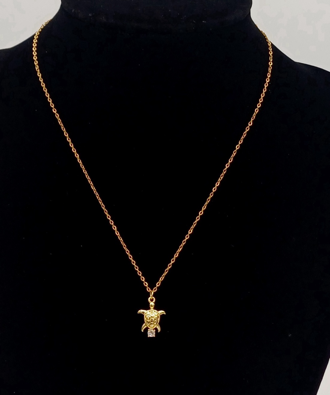 Colier cu pandativ broscuța placat cu aur de 14K. - bijuterii - coliere - coliere din aur - Artynos.ro