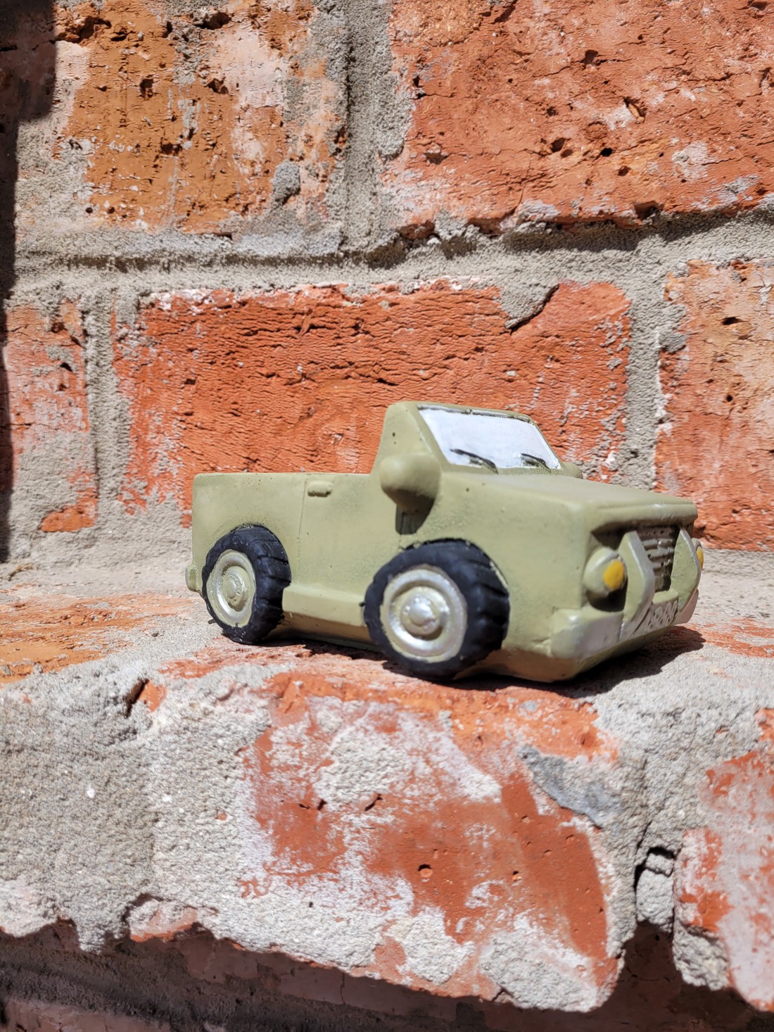 Ghiveci de beton verde cu colorit frumos și pictură unică - - Artynos.ro Ghiveci de beton verde cu colorit frumos și pictură unică - - Artynos.ro