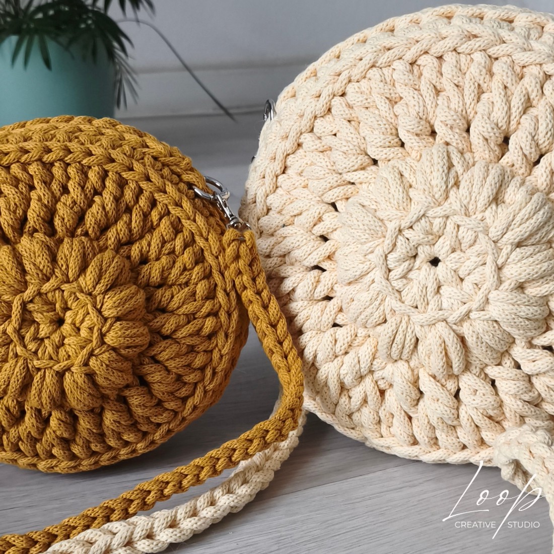Set de genți Flora croșetate pentru mamă și fiică � genți crossbody cu model floral boem, cadou artizanal - genți și portofele - genți de mână și umăr - geantă crossbody - Artynos.ro