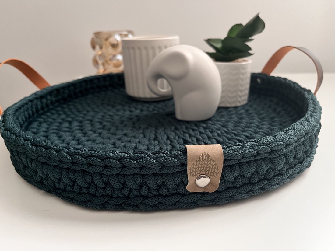 Tava ornament croșetat - casă & stil de viață - accesorii pentru echipamente de bucătărie - accesorii de servire - tăvi, tăvi de servire - Artynos.ro