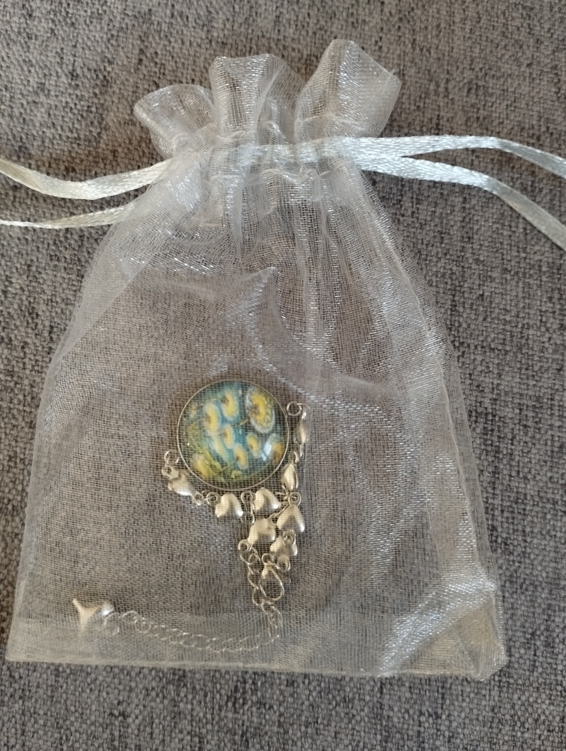 Lentile de sticlă inspirate de Van Gogh, brățară medicală din oțel - - Artynos.ro Lentile de sticlă inspirate de Van Gogh, brățară medicală din oțel - - Artynos.ro